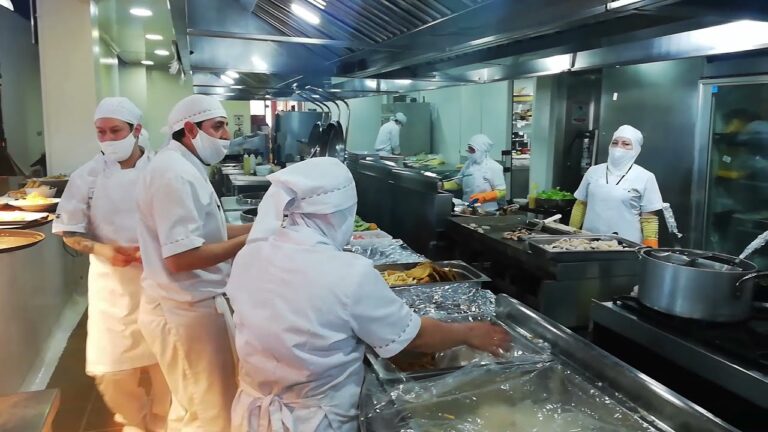 Normas Esenciales de Higiene para Manipuladores de Alimentos