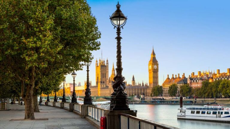 Oportunidades de Cursos de Verano Econ&oacute;micos en Inglaterra para Adolescentes