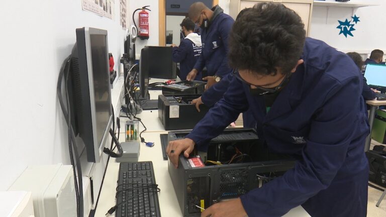 Curso Gratuito de Monitor de Transporte Escolar para Desempleados